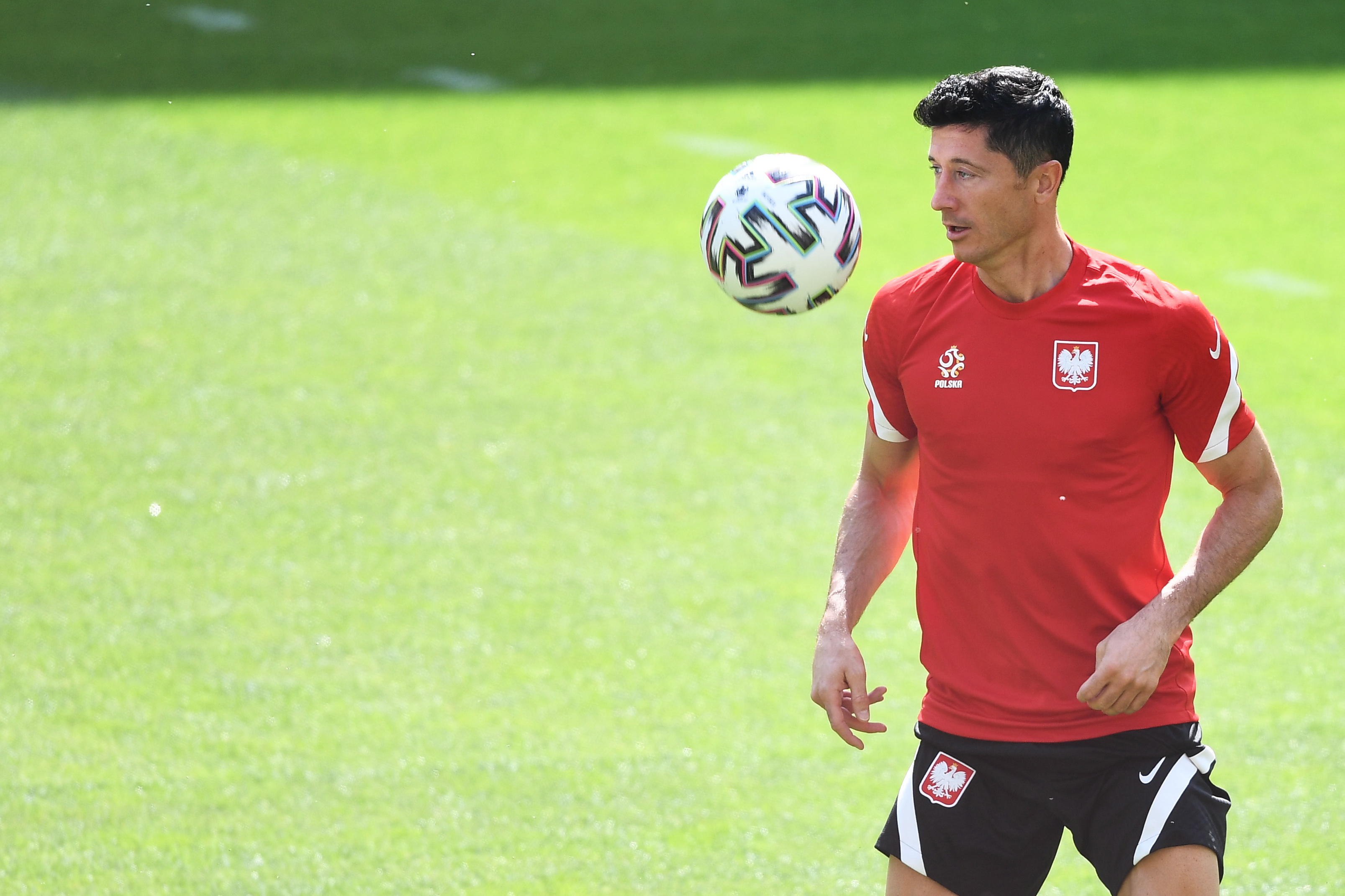 Suecia busca el liderato y Polonia una victoria salvadora
