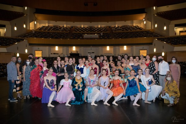 La pasión por el baile que resistió a la covid: 40 jóvenes muestran su talento en 'Tiempo de danza'