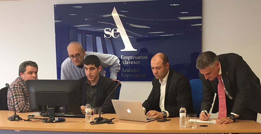 Compra agrupada de electricidad: la fórmula para ahorrar un 20% en la factura