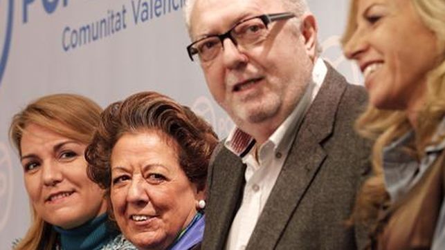 El senador Pedro Agramunt junto a Susana Camarero, Rita Barberá y Marta Torrado. Foto: EFE - 