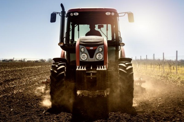 Los agricultores advierten del golpe que sufrirán las zonas rurales por las reformas energéticas del Gobierno
