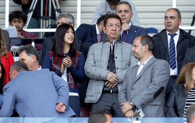 Lim da tiempo al Valencia, que está pignorado hasta las cejas