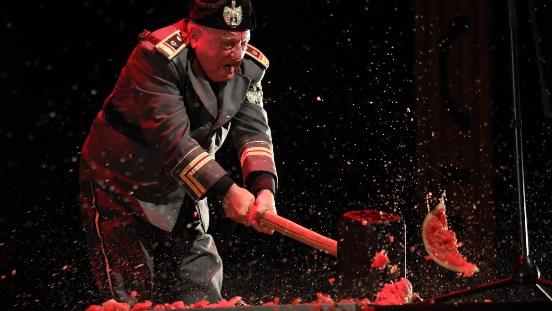 Leo Bassi encabeza la Mostra de Pallassos con una crítica al auge del fascismo
