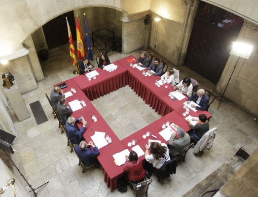 Economía tramita las ayudas a los agentes sociales un mes después de lo previsto   