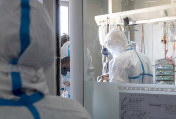 La covid vuelve a enseñar los dientes en la Región con 20% más de tasa de incidencia y un fallecido