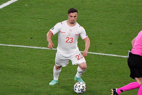Sommer y Shaqiri compran medio billete para octavos