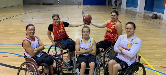 Sonia Ruiz, Beatriz Zudaire, Lourdes Ortega, Isabel de Jesús y Victoria Alonso, en los Paralímpicos