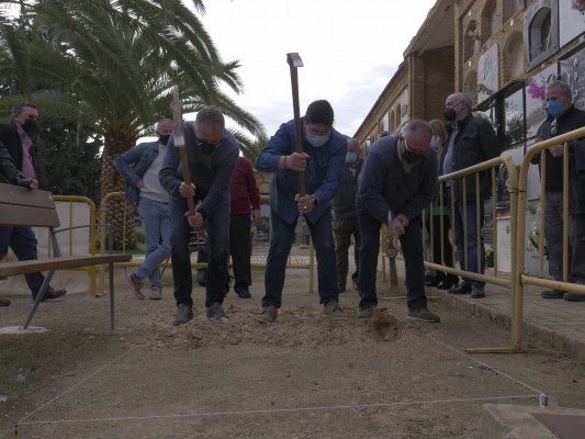 Familias de dos represaliados del franquismo recuperan sus restos de las fosas de Paterna