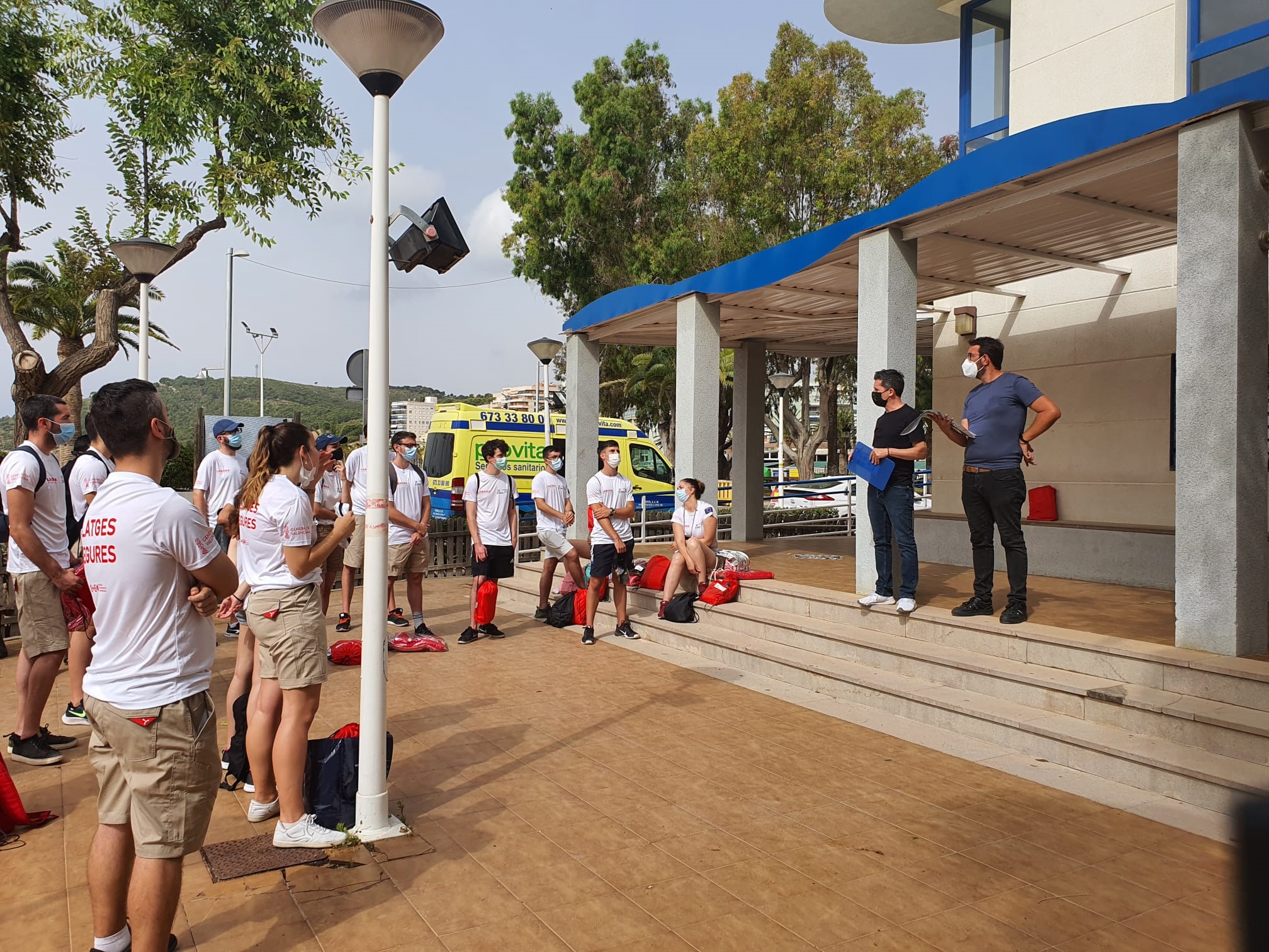 Oropesa contrata a 33 jóvenes para informar sobre las medidas covid y evitar contagios en las playas