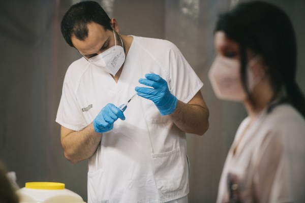 La Conselleria de Sanidad inoculará más de 360.000 vacunas contra la covid-19 la próxima semana
