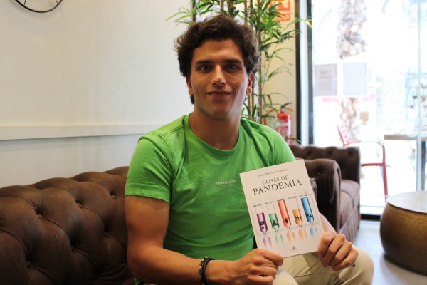 'Cosas de pandemia', una boda en forma de libro entre la política y la moral