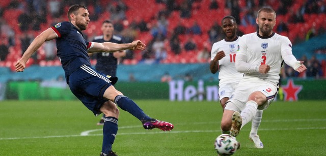 Inglaterra y Escocia empatan a orgullo