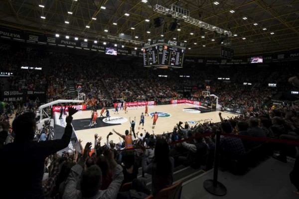 Valencia Basket fleta un autobús a Málaga para 40 socios y busca más entradas
