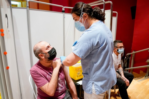 El 60% de los murcianos del tramo de 40-49 años ya tiene una dosis de la vacuna