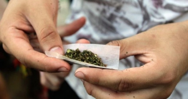 OMS avisa de que la depresión en la adolescencia aumenta el riesgo de delincuencia y consumo de drogas 