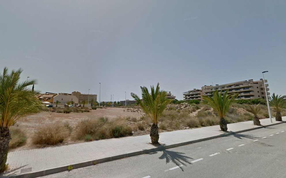 Movimiento en los solares de Arenales: el que el bipartito quiere urbanizar no es el único en subasta