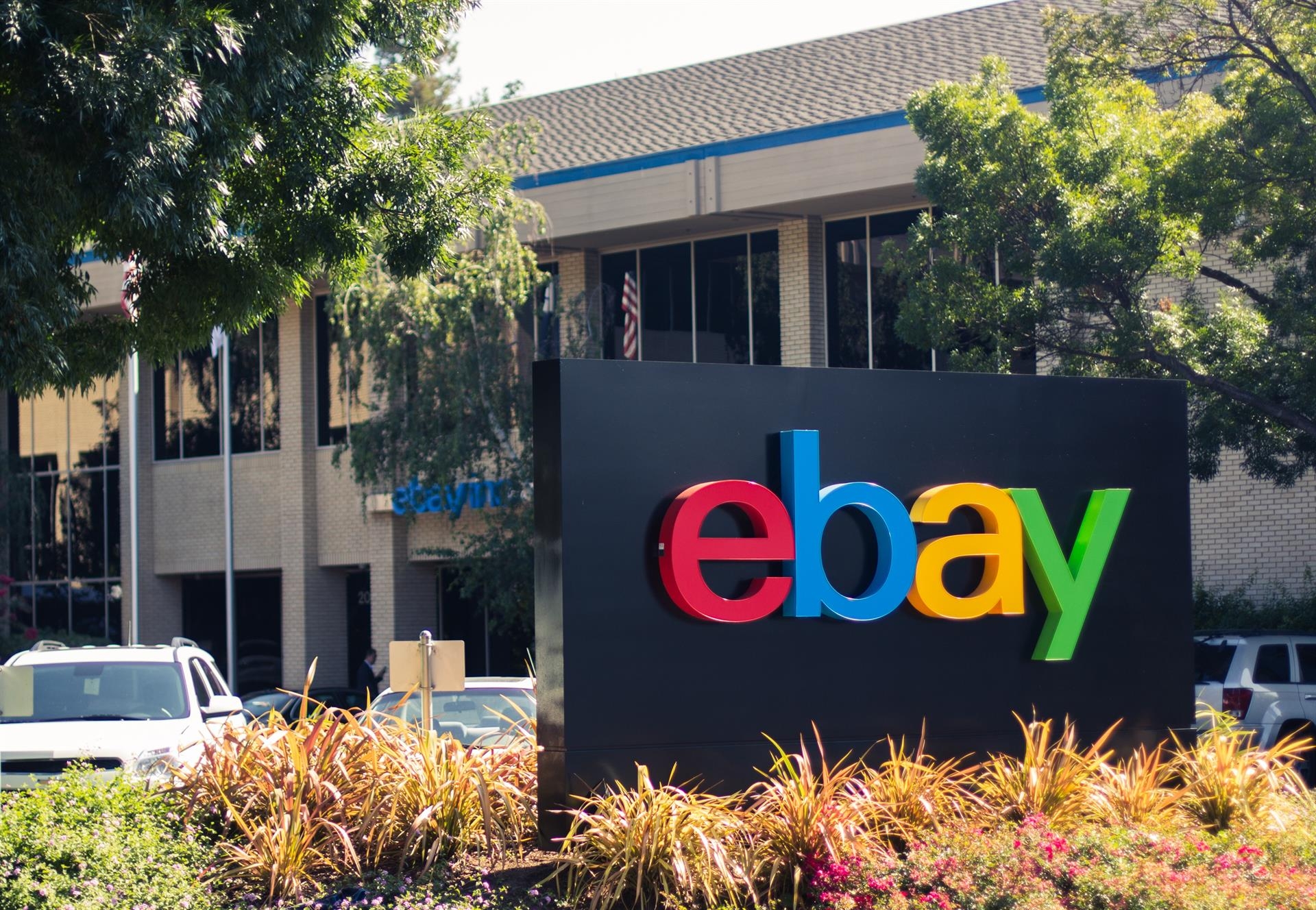 eBay cierra su sede en España