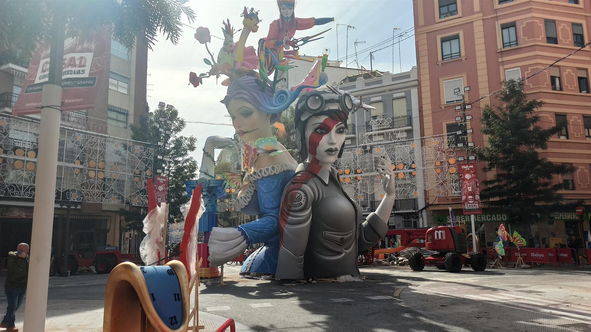 Monumentos de la falla Sueca-Literato Azorín. Foto: EUROPA PRESS - 