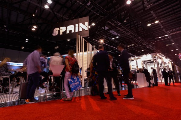Más de 40 azulejeras españolas viajan a Coverings al reencuentro de las ferias tras el parón de la covid