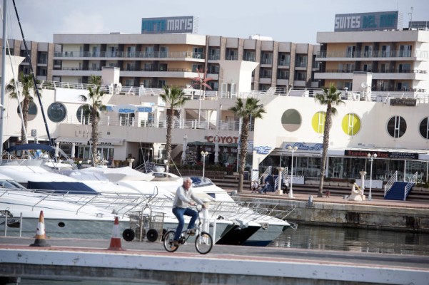 El Puerto trocea la remodelación de los muelles para aplazar la obra del paseo marítimo a otoño