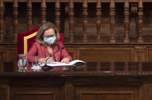Calviño no ha hablado con Díaz del SMI y 