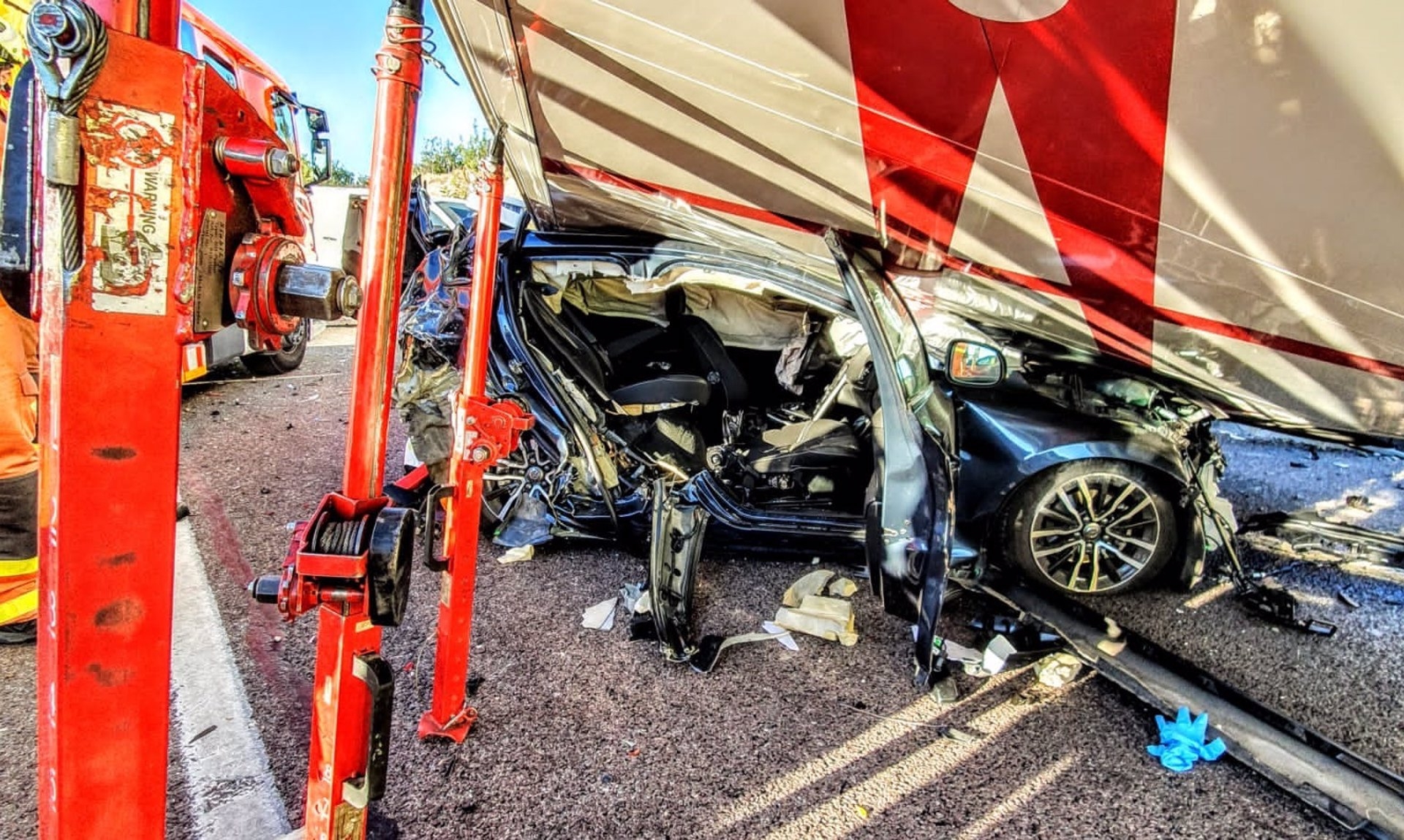 Accidente en la A7 en Paterna. Foto: CONSORCIO PROVINCIAL DE BOMBEROS - 