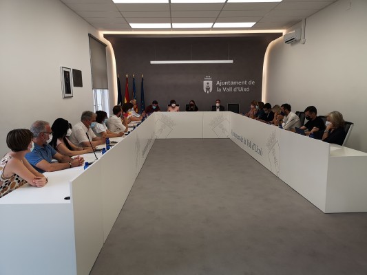 La Vall d'Uixó muestra sus prioridades: ayudas a la hostelería, mejoras en les Coves o impulsar su área industrial