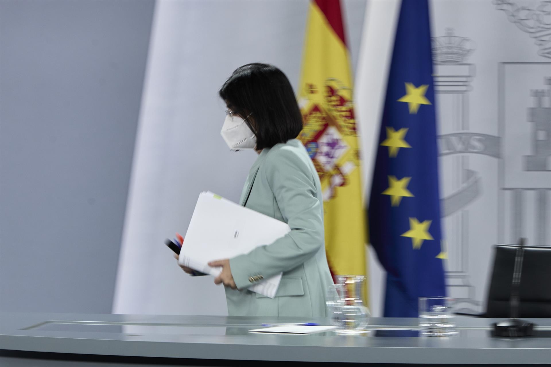 Sanidad y las CCAA aplazan la decisión de relajar el uso de la mascarilla y se emplazan a debatir