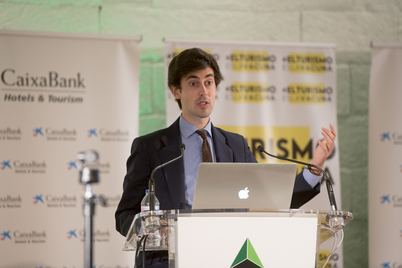 El sector turístico será rentable en 2022 si funciona la vacunación
