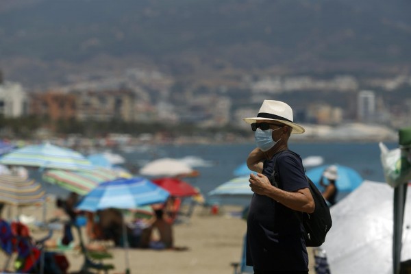 Las CCAA discrepan sobre la eliminación de la mascarilla en algunos espacios públicos