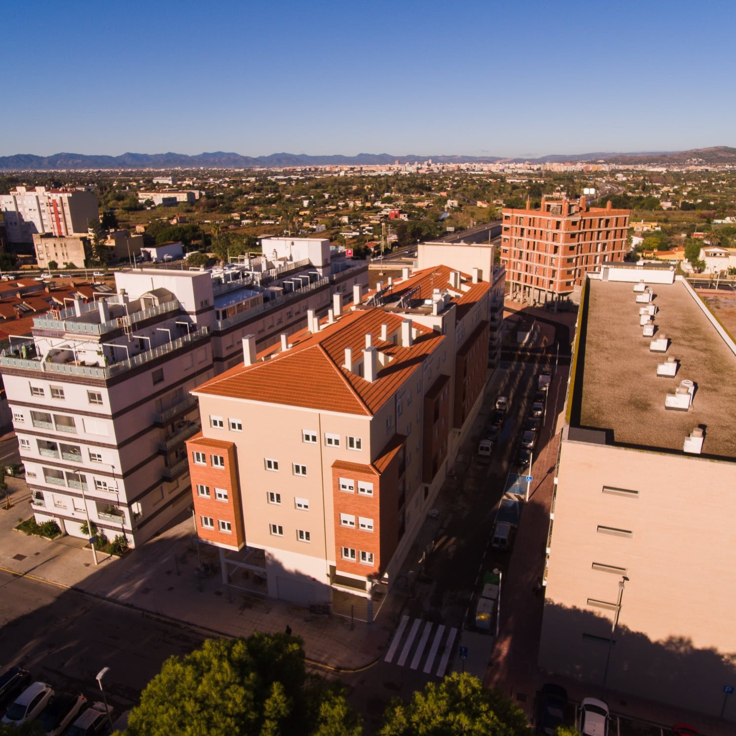 Castelló cierra la adquisición de seis viviendas en el Grau para uso social después de 34 años