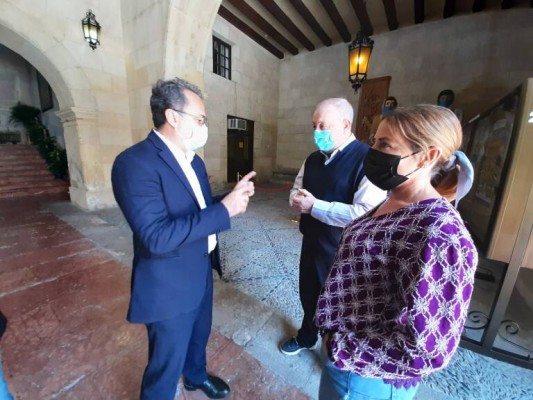 El PSOE insta al bipartito a explicar los criterios para aplicar la ORA en algunas calles de Carolinas