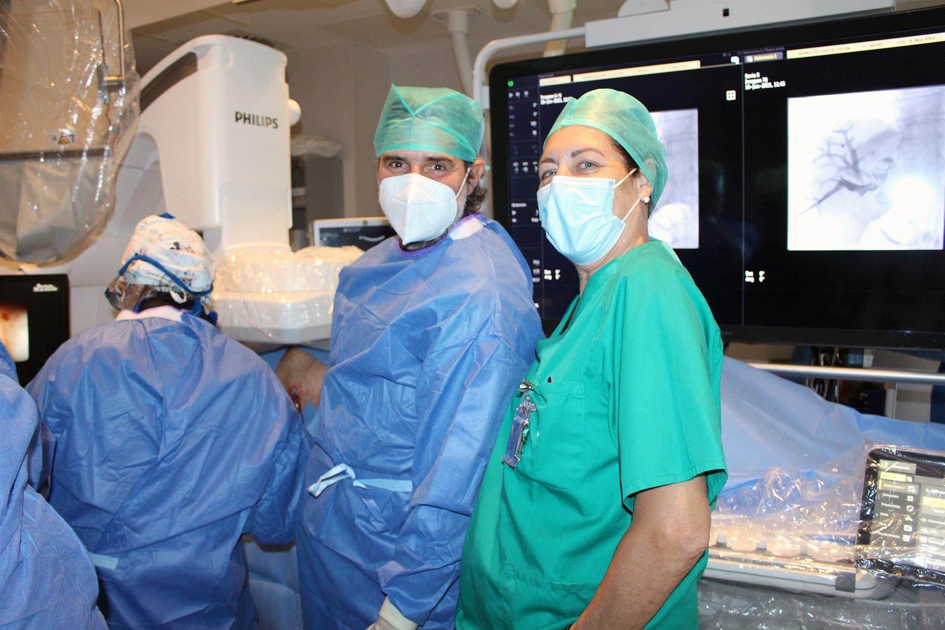 Los profesionales del Hospital General de València Javier Sempere y Amalia Talens. Foto: GVA - 