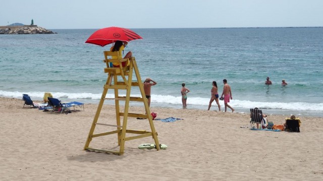 La Vila inicia el servicio de socorrismo diario en las playas