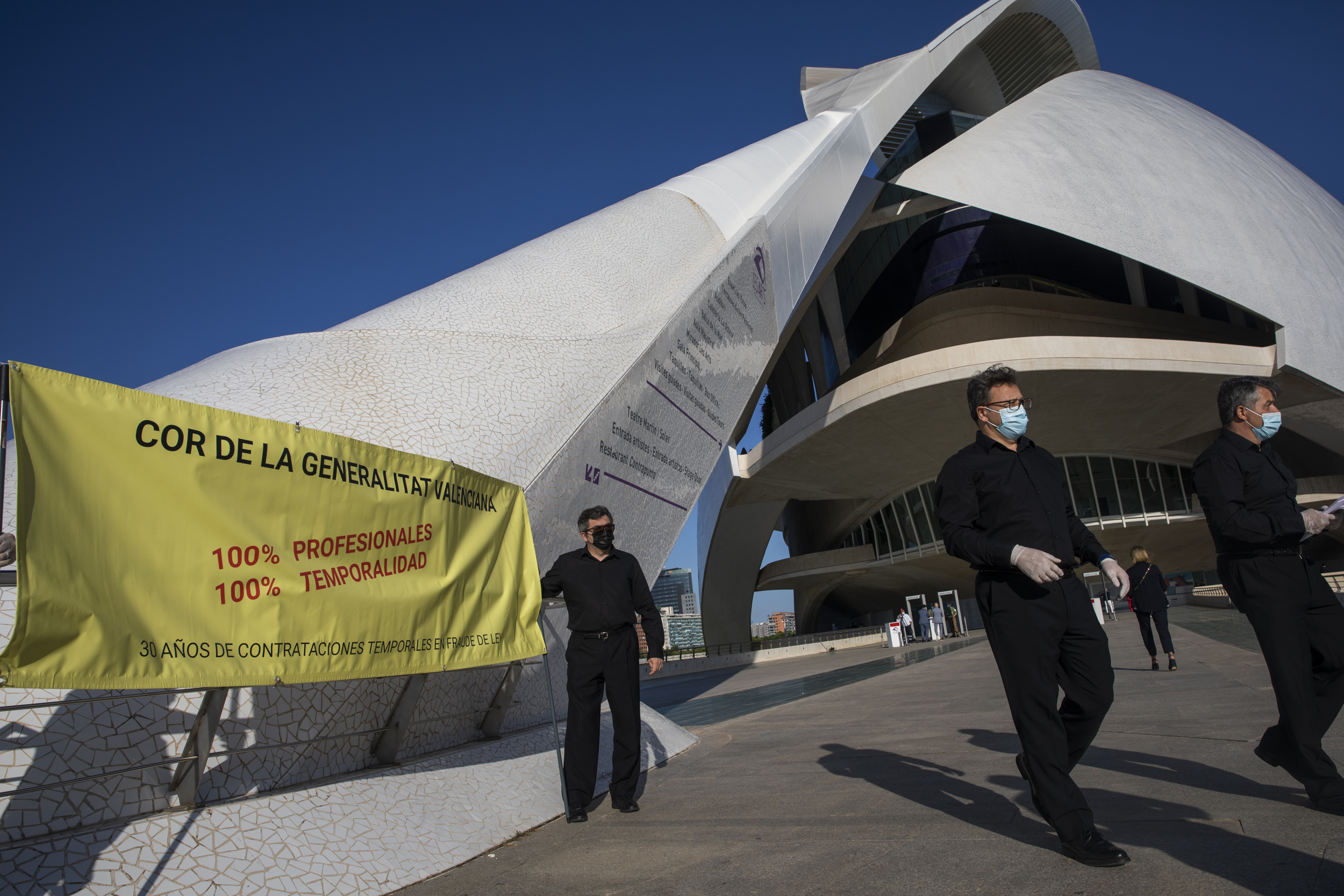 El Cor de la Generalitat suspende una jornada de su huelga tras reunirse con el IVC