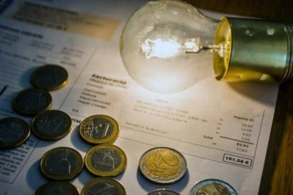 El recibo de la luz se dispara un 45% en la primera quincena de junio, con casi 28 euros más