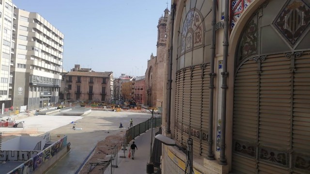 El Mercado Central apoya la rehabilitación de los edificios abandonados de la calle Eixarchs