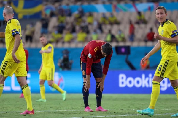 España se estrena en la Eurocopa sin puntería ante Suecia (0-0)