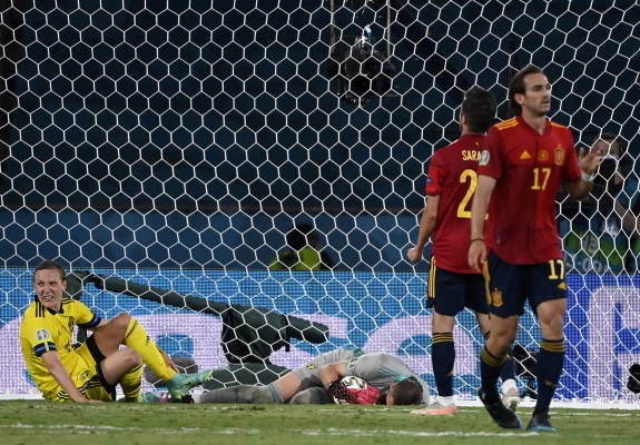 Dominio abrumador de España sin gol al descanso