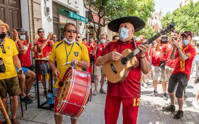 La marea roja busca nuevos ídolos
