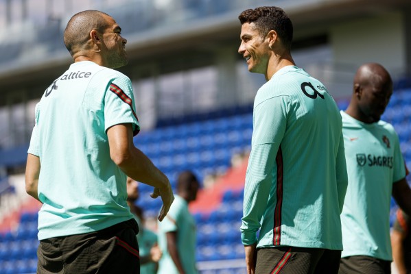 Portugal inicia la defensa del título en 'casa' de Puskas