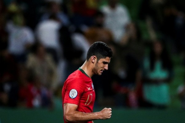 La Fiorentina sigue sin llegar al precio de Guedes