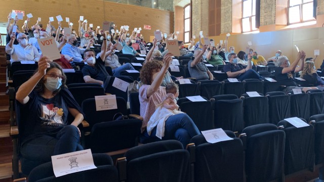 Iniciativa aprueba la nueva corriente crítica y la celebración de su sexto congreso