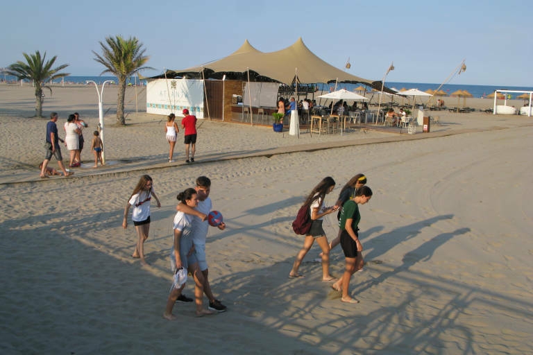 Ecologistas piden eliminar los chiringuitos de las playas del Gurugú y Pinar de Castelló