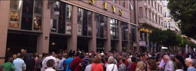 El Gobierno baja el IVA del 21% al 10% para teatros, conciertos y toros, pero no para el cine