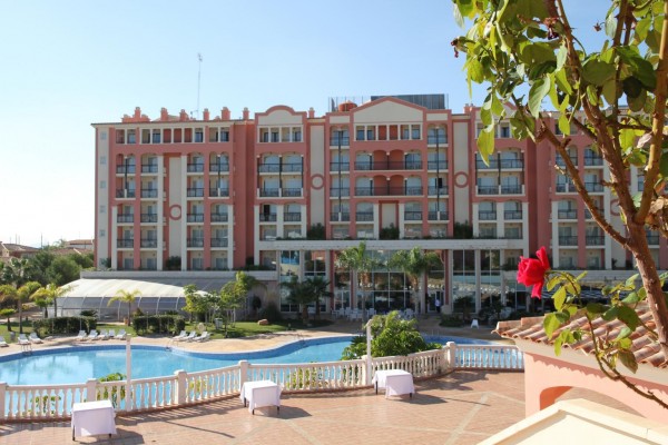 Dos inversores compran el hotel Bonalba tras adquirir la parte de Sareb y reabrirán en julio
