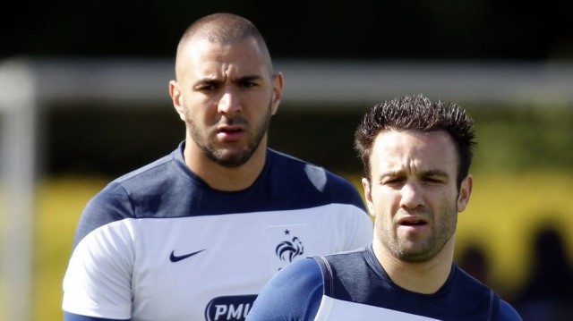 Valbuena carga contra Benzema: 
