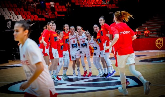 España cierra lanzada en València la preparación del Eurobasket ante Italia