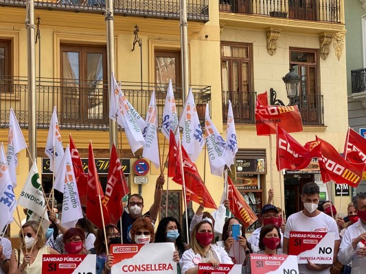 Los sindicatos insisten en la retirada del proyecto de empresa pública de salud