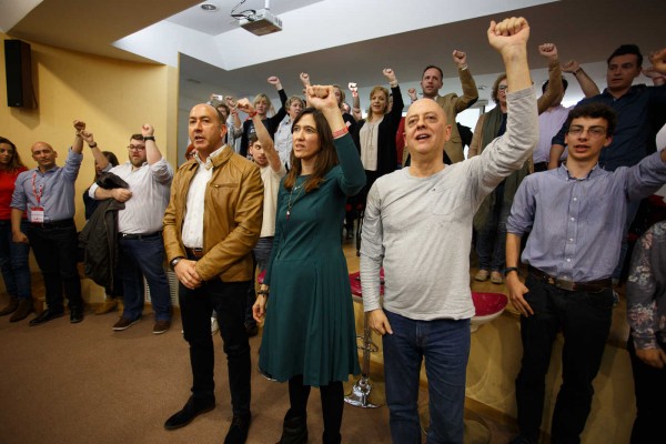 Los 'sanchistas' arremeten contra Susana Díaz: 